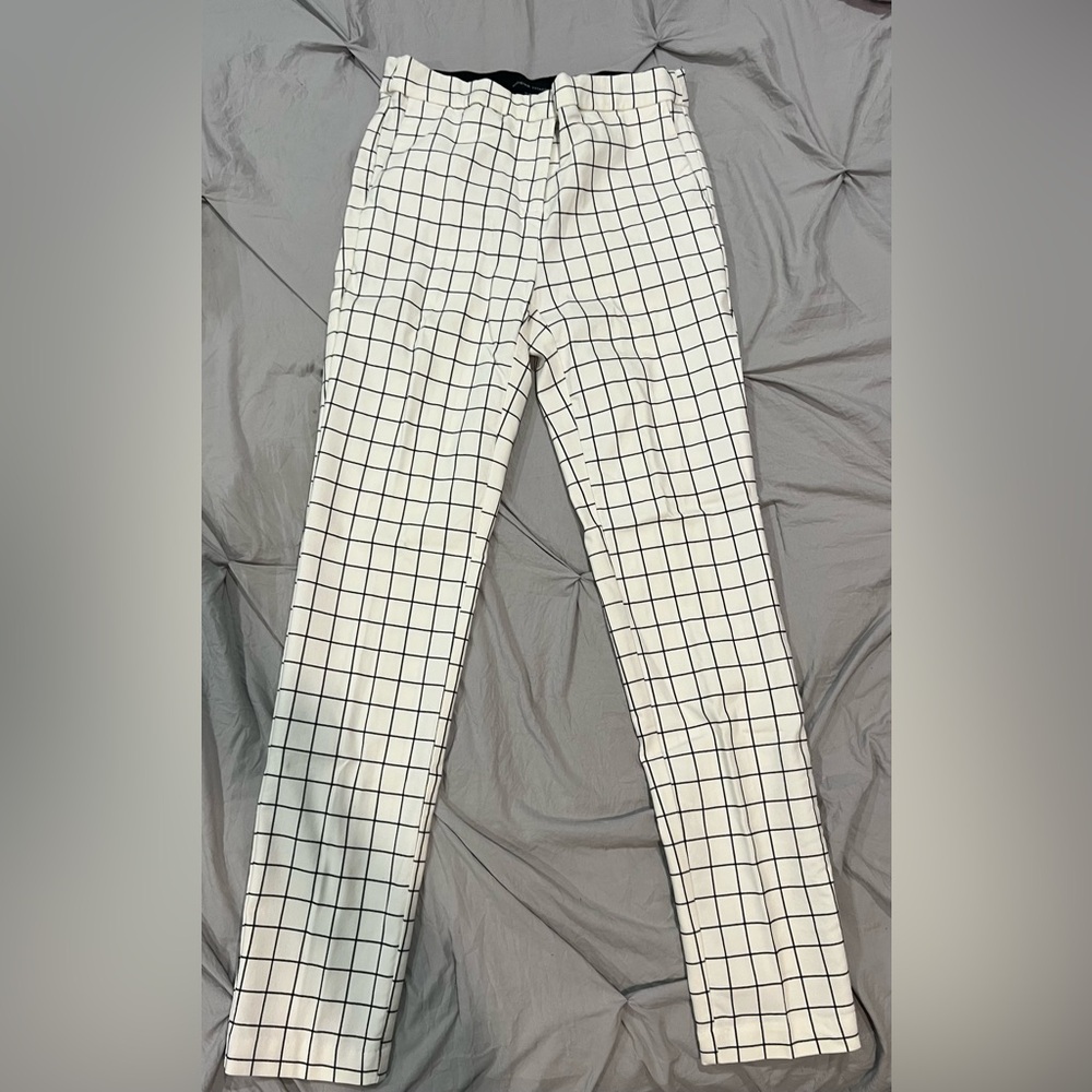 Adrienne Vittadini Cream and Black Checkered Pants